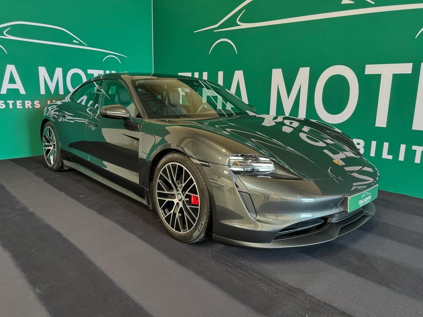 Verkochte tweedehands auto Porsche Taycan 4S in showroom FiHa